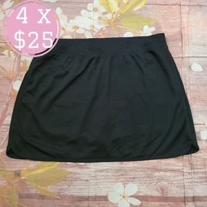 ⭐️ St. John's Bay Black skort
